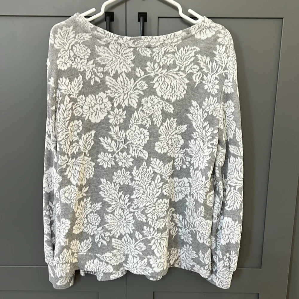{Ellen Tracy}Sz XL Gray/White Floral Lightweight Sweatshirt - Picture 4 of 7